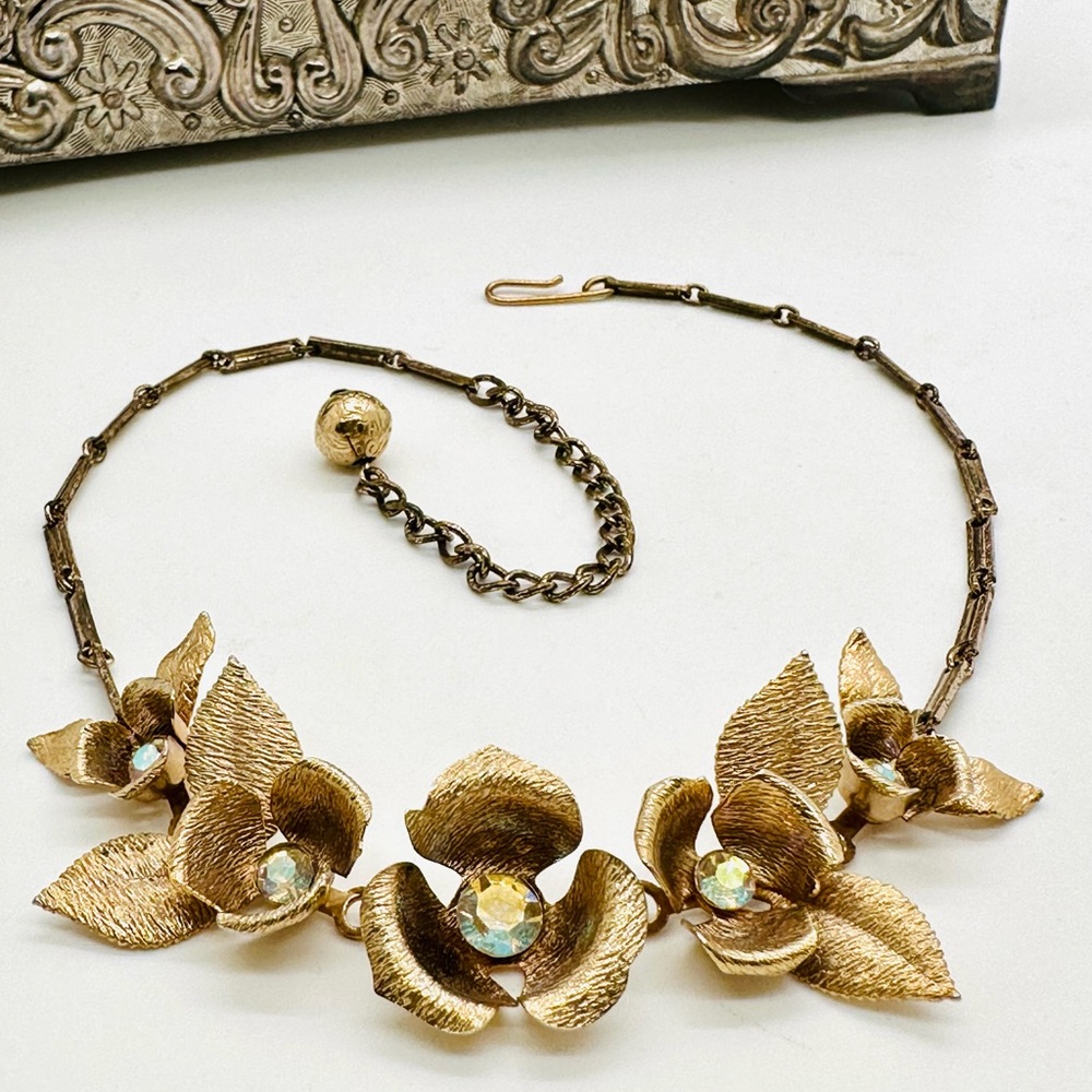Vintage Deco Rhinestone Flower Statement Necklace - Picture 1 of 17